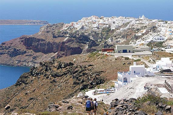 Then it's off the Cyclades via high-speed catamaran and ferry to begin our days of island hiking.