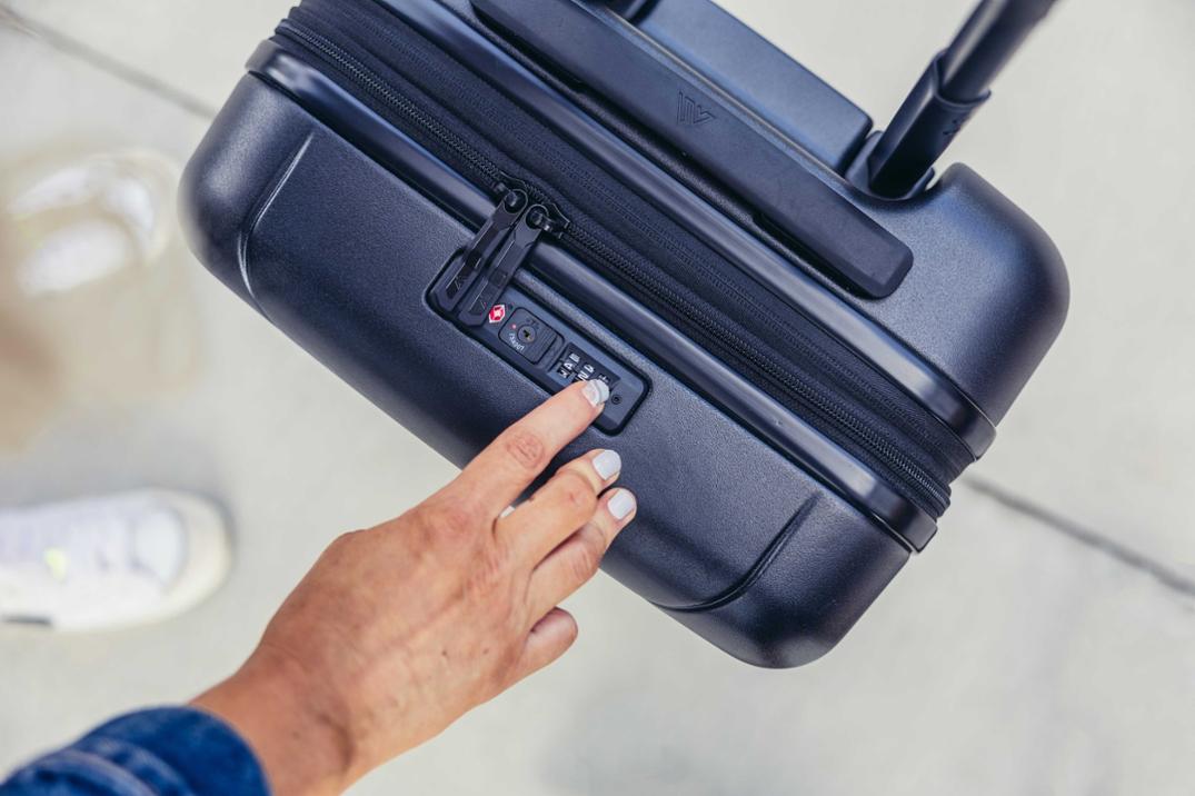 Location Image for Quadro Pro Hardcase 22" Wheeled Luggage