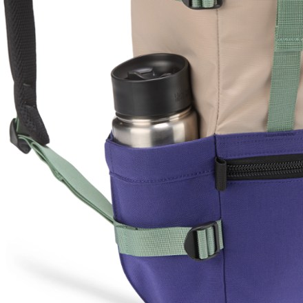 Topo Designs Rover Pack Water bottle pocket (Water bottle sold separately)