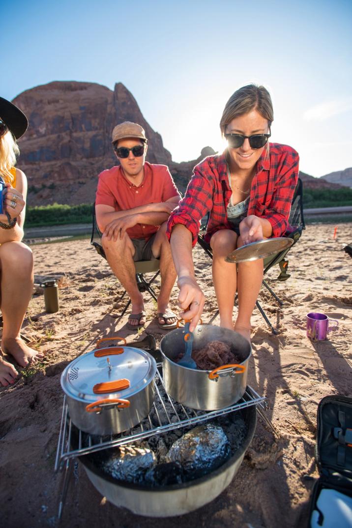 Location Image for Glacier Stainless Base Camper Cookset - Medium