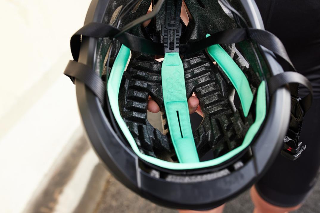 Location Image for Strada KinetiCore Bike Helmet