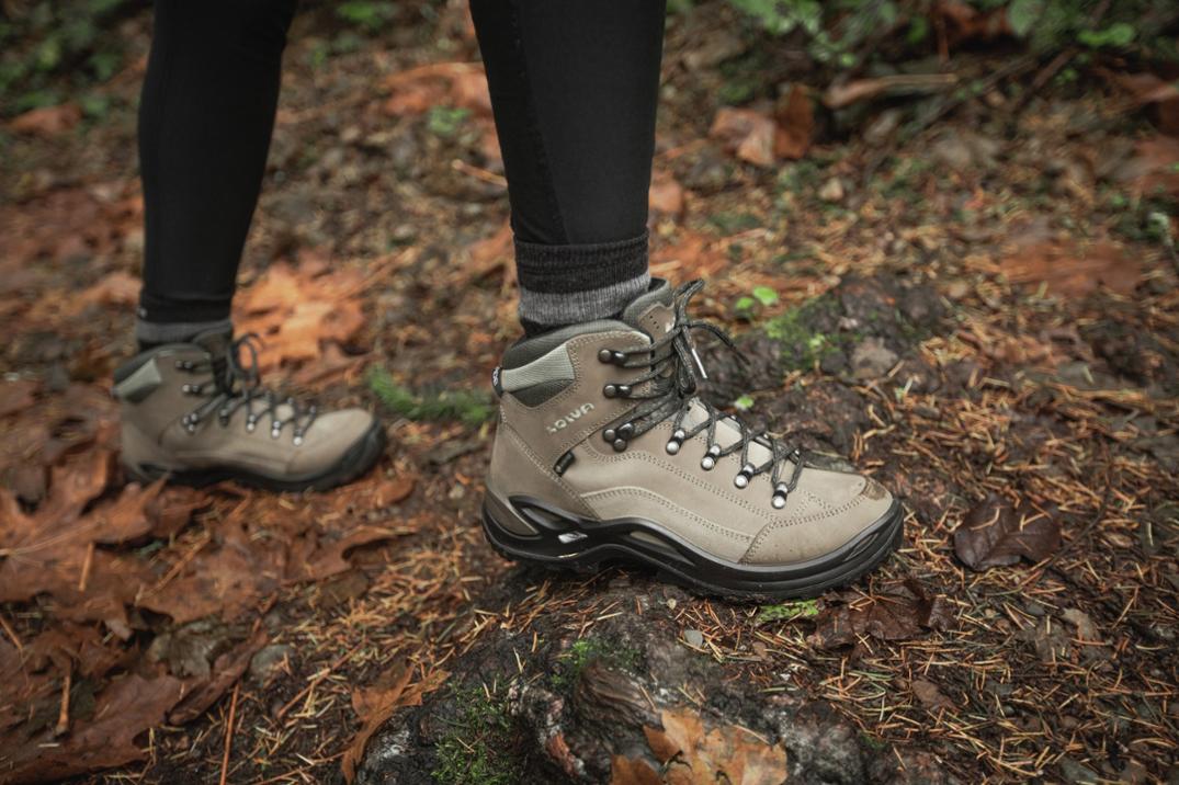 Location Image for Renegade GTX Mid Hiking Boots - Women's