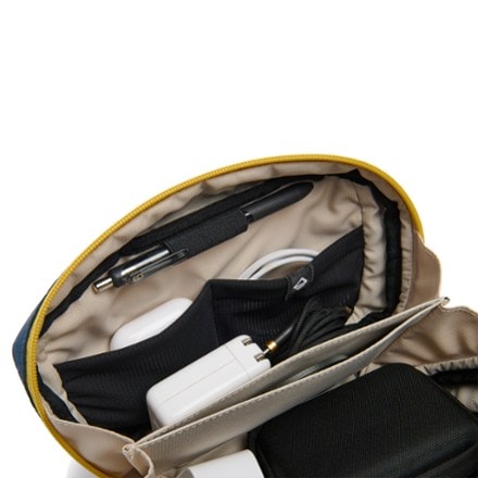 Nomadix Traveler Tech Sling Bag 3