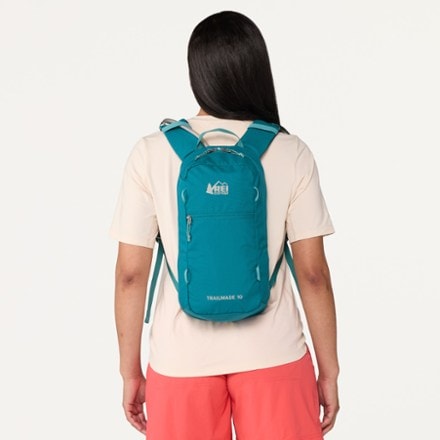 REI Co-op Trailmade 10 Hydration Pack 3