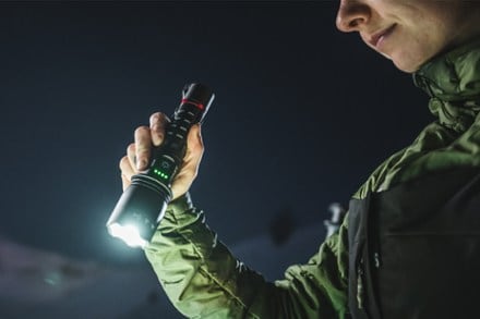 Coast XP20R Flashlight 6