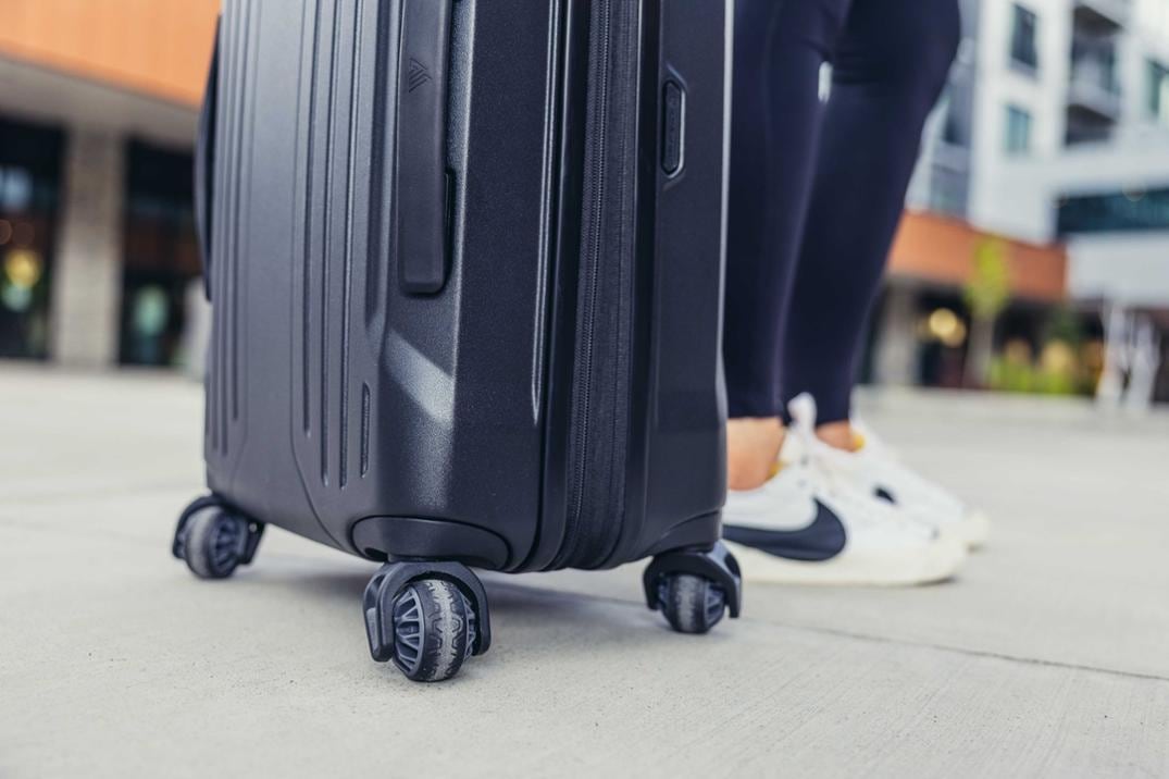 Location Image for Quadro Pro Hardcase 22" Wheeled Luggage