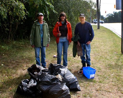 REI volunteer cleanup crew