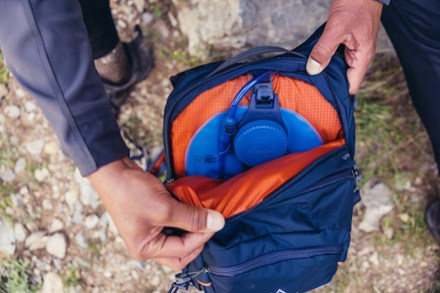 Inertia 24 H2O Hydration Pack - Men's