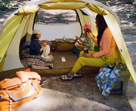 Rei base camp 4 clearance