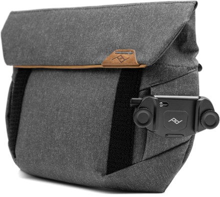 Field Pouch V2 Camera Waist Pack