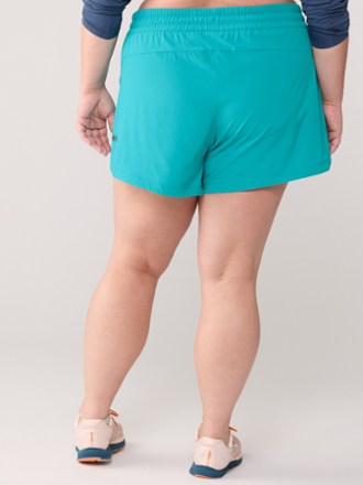 Active Pursuits 4.5" Shorts - Women's