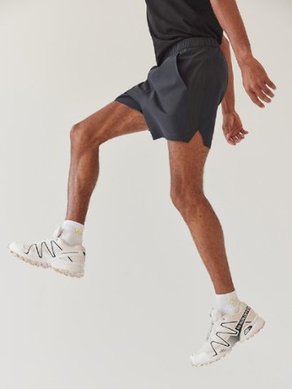 High Stride Pocket 5" Shorts - Men's