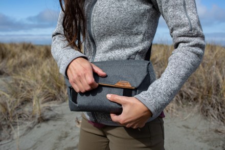 Field Pouch V2 Camera Waist Pack