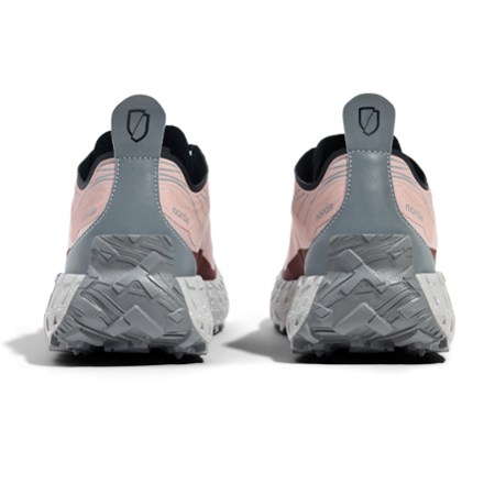 001 Trail-Running Shoes - Men's