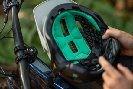 Coyote Kineticore Bike Helmet