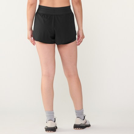 Daily Speed Shorts - Women's