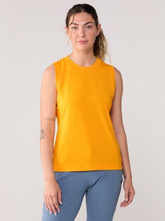 Merritt Muscle Tank Top - Women's