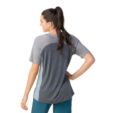 Ultralite Mountain Bike T-Shirt - Women's