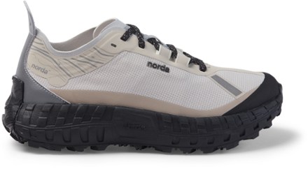 001 Trail-Running Shoes - Women's