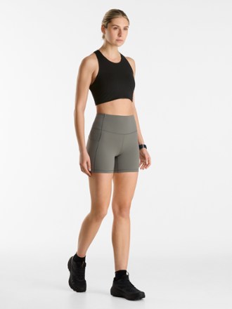 Essent High-Rise 5" Shorts - Women's