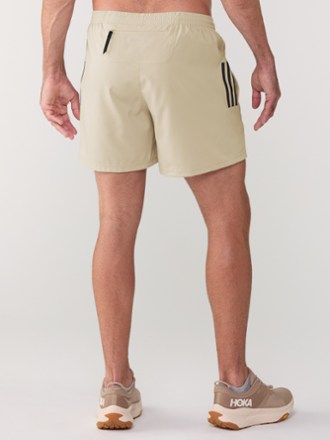 Own The Run 5" Shorts - Men's