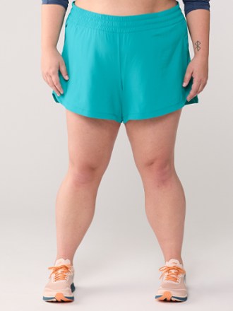 Active Pursuits 4.5" Shorts - Women's