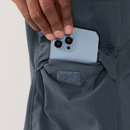 Coraje Tech Cargo Pants - Men's