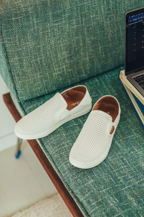Pehuea Shoes - Women's