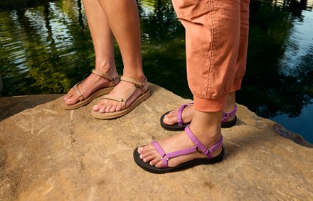 Original Universal Slim Sandals - Women's