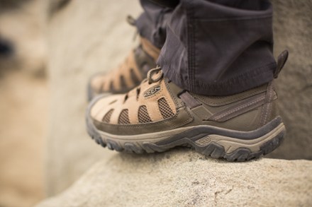 Targhee Vent Mid Hiking Boots - Men's