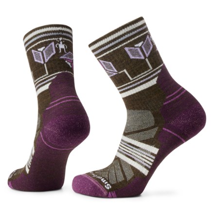 Hike Light Cushion Castle Peak Pattern Mid Crew Socks - Women's