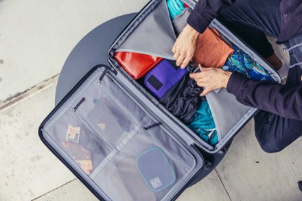 Quadro Pro 28" Hardcase Wheeled Luggage