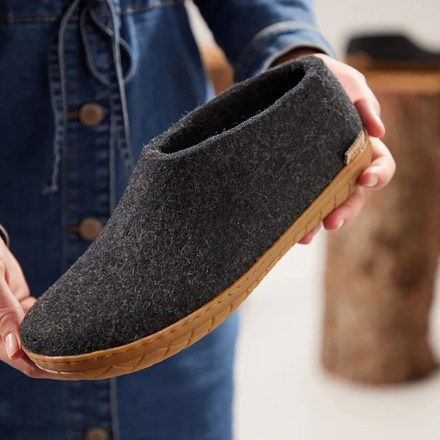 Model AR Shoes - Women's
