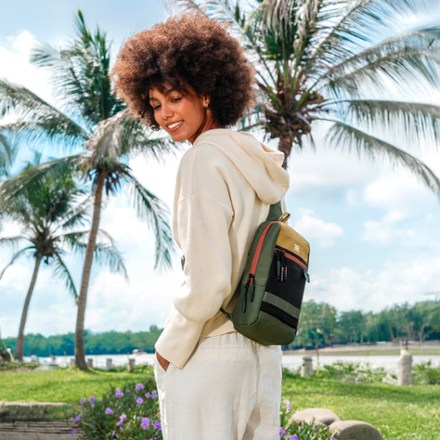 Pike Sling Bag - Women's