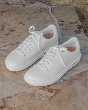 Bend Sneakers - Women's
