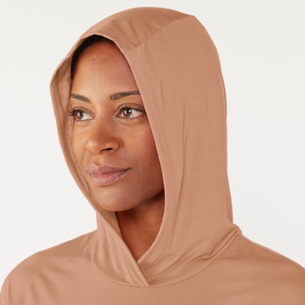 Elevate Lightweight Hoodie - Women's