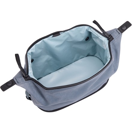 Aion Toiletry Kit