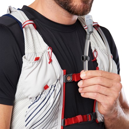 Pinnacle 12 L Hydration Vest