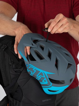 Raptor Pro 18 Hydration Pack - Men's