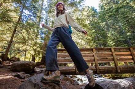 Inquire Mid Hiking Boots - Women's