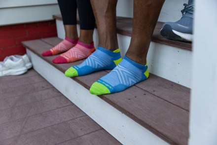 Run No-Show Tab Ultralightweight Socks - Men's