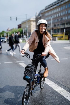 Electric C Line Explore Folding Bike - Mid