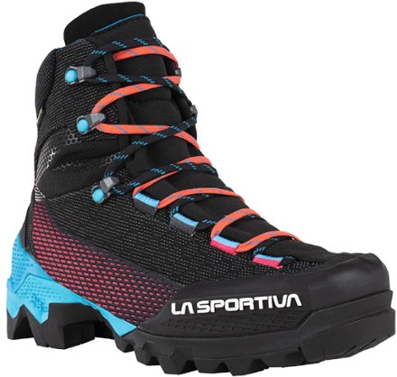 Aequilibrium ST GTX Mountaineering Boots - Women's