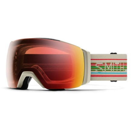 I/O MAG XL ChromaPop Photochromic Snow Goggles with gogglesoc - Low-Bridge Fit