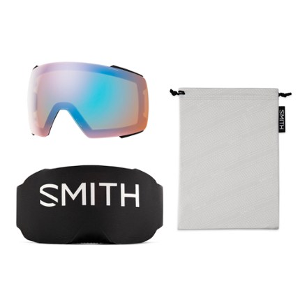 I/O MAG ChromaPop Pro Photochromic Snow Goggles with gogglesoc