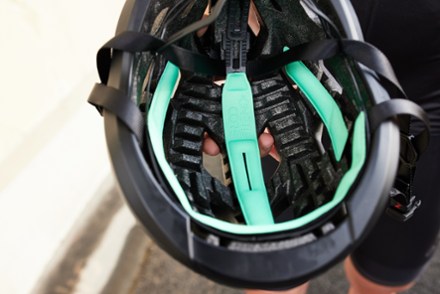 Strada KinetiCore Bike Helmet