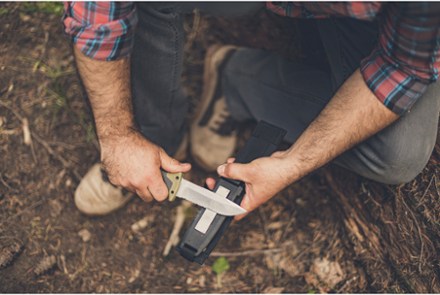 Ultimate Survival Fixed Blade Knife