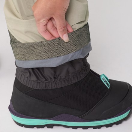 Untracked Bib Pants - Women's