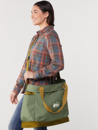 Trailgate 45 Tote