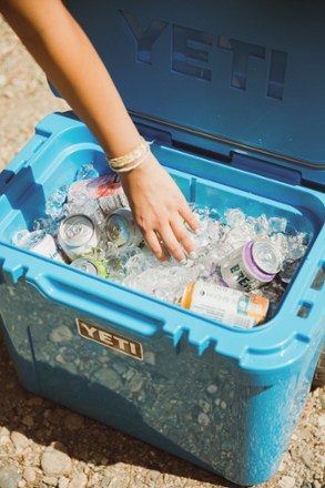Roadie 32 Wheeled Cooler